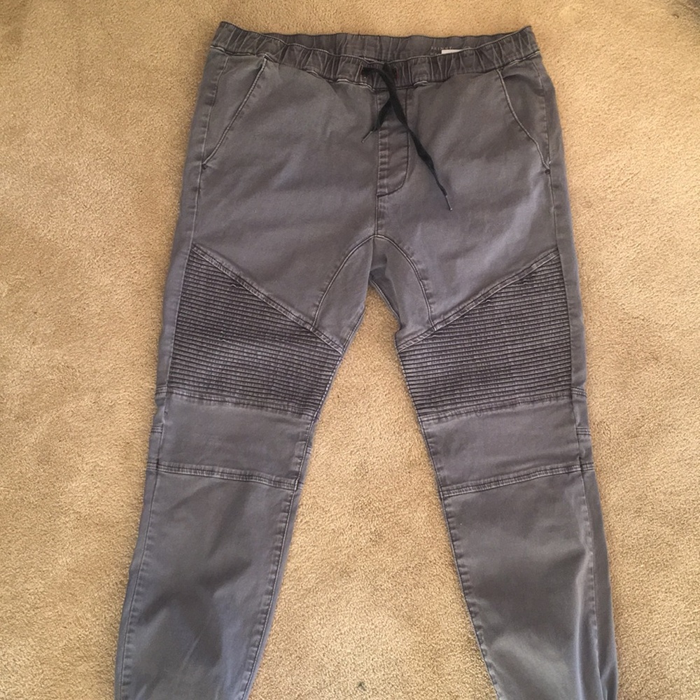 Light grey bullhead joggers